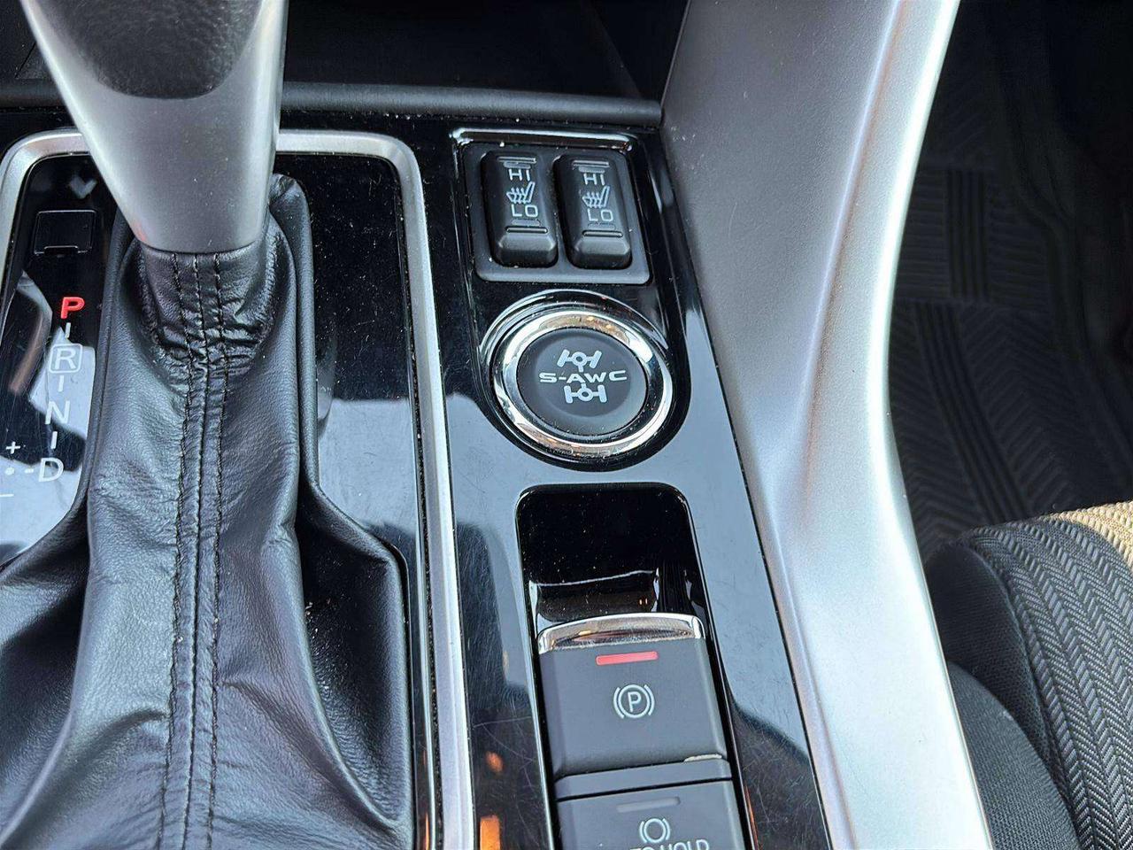 2024 Mitsubishi Eclipse Cross SE Car Play|One Owner|heated Photo
