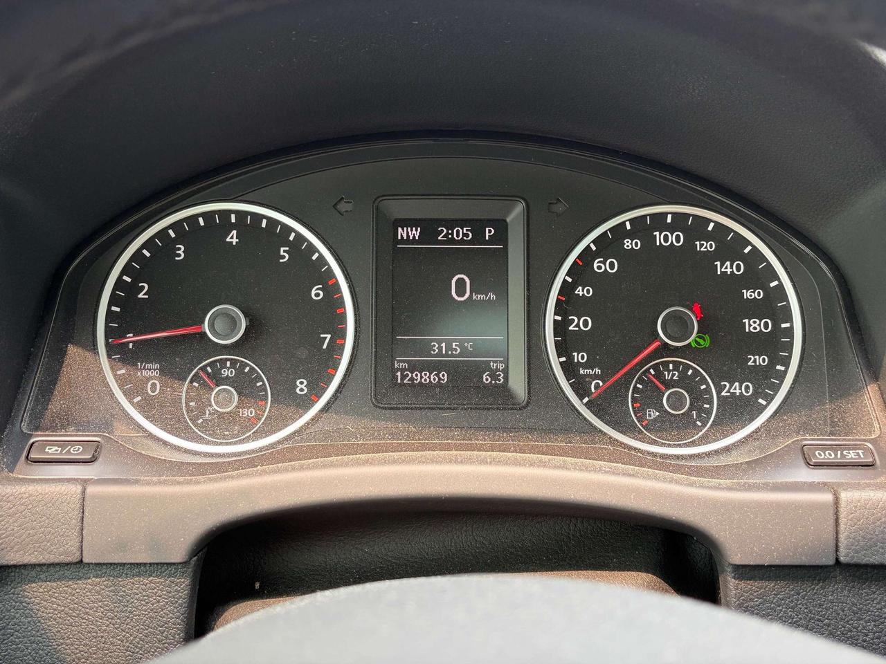 2017 Volkswagen Tiguan HIGHLINE, SUNROOF, BACK UP CAMERA, HEATED LEATHER! Photo