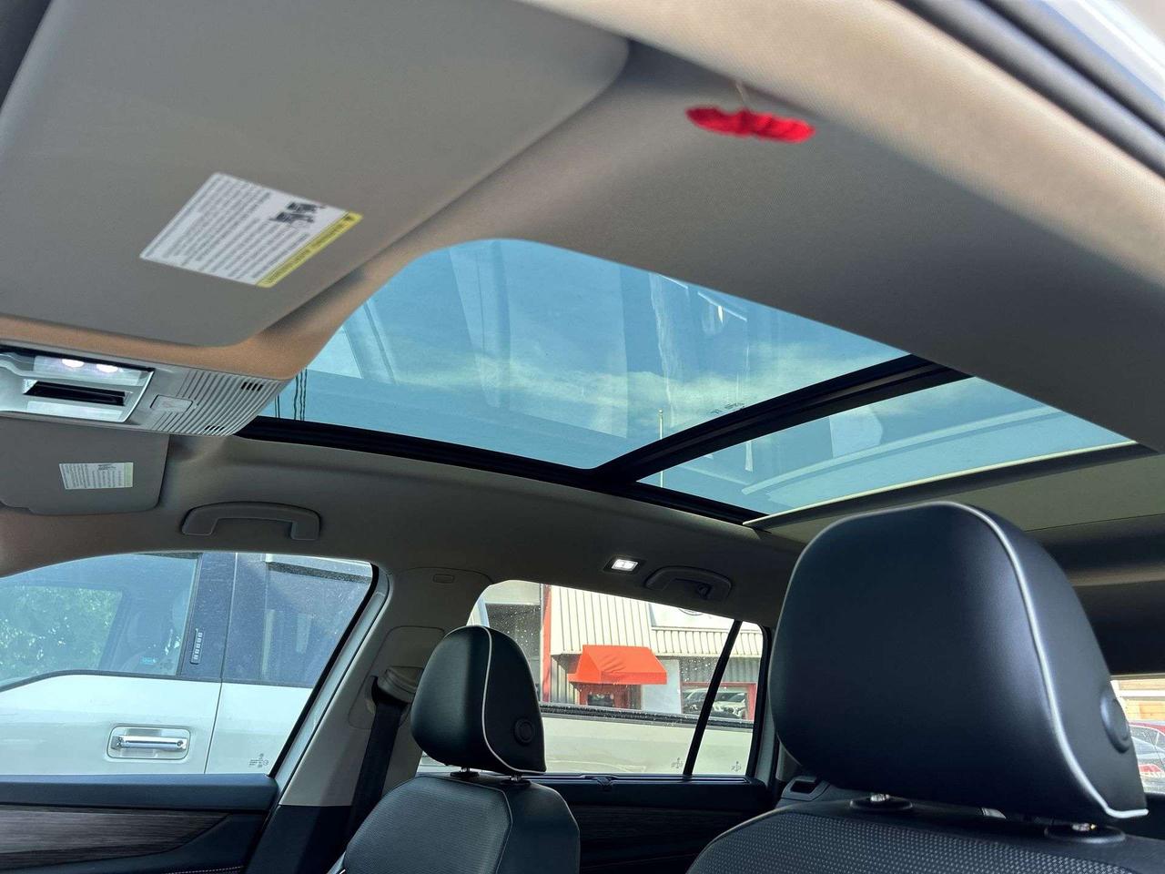 2024 Volkswagen Atlas EXECLINE R-LINE AWD | 6-PASS | LEATHER | PANO ROOF Photo