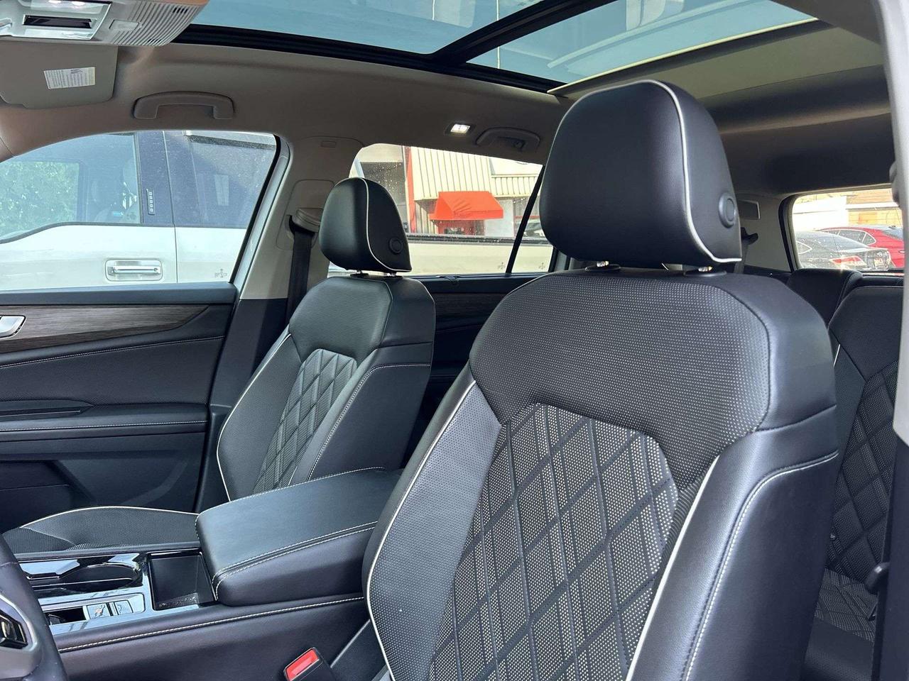 2024 Volkswagen Atlas EXECLINE R-LINE AWD | 6-PASS | LEATHER | PANO ROOF Photo