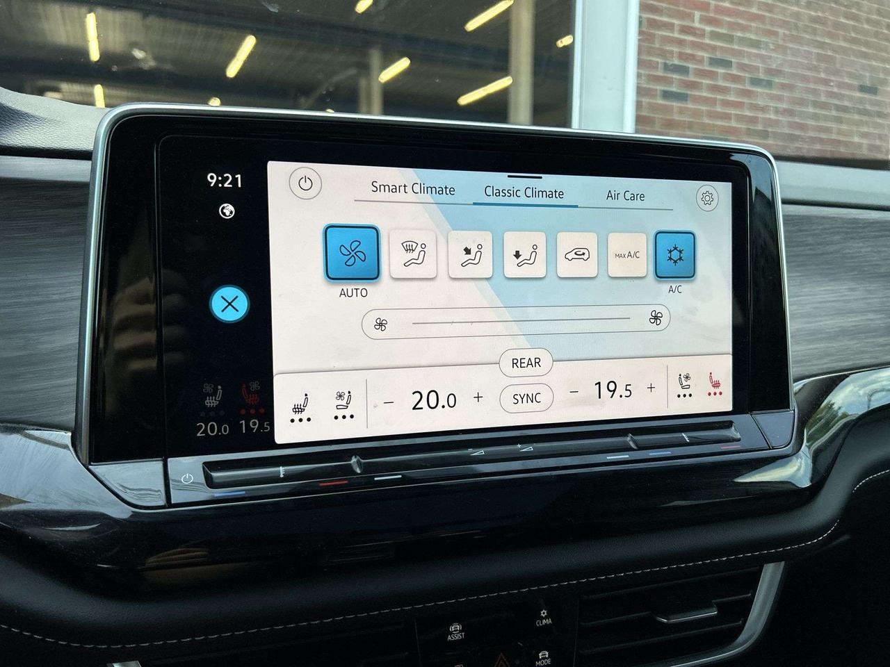 2024 Volkswagen Atlas EXECLINE R-LINE AWD | 6-PASS | LEATHER | PANO ROOF Photo