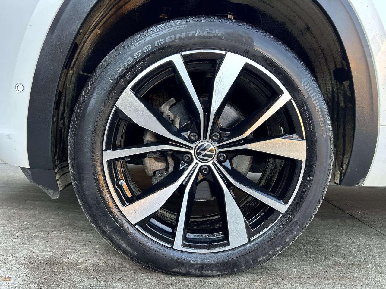 2024 Volkswagen Atlas EXECLINE R-LINE AWD | 6-PASS | LEATHER | PANO ROOF Photo