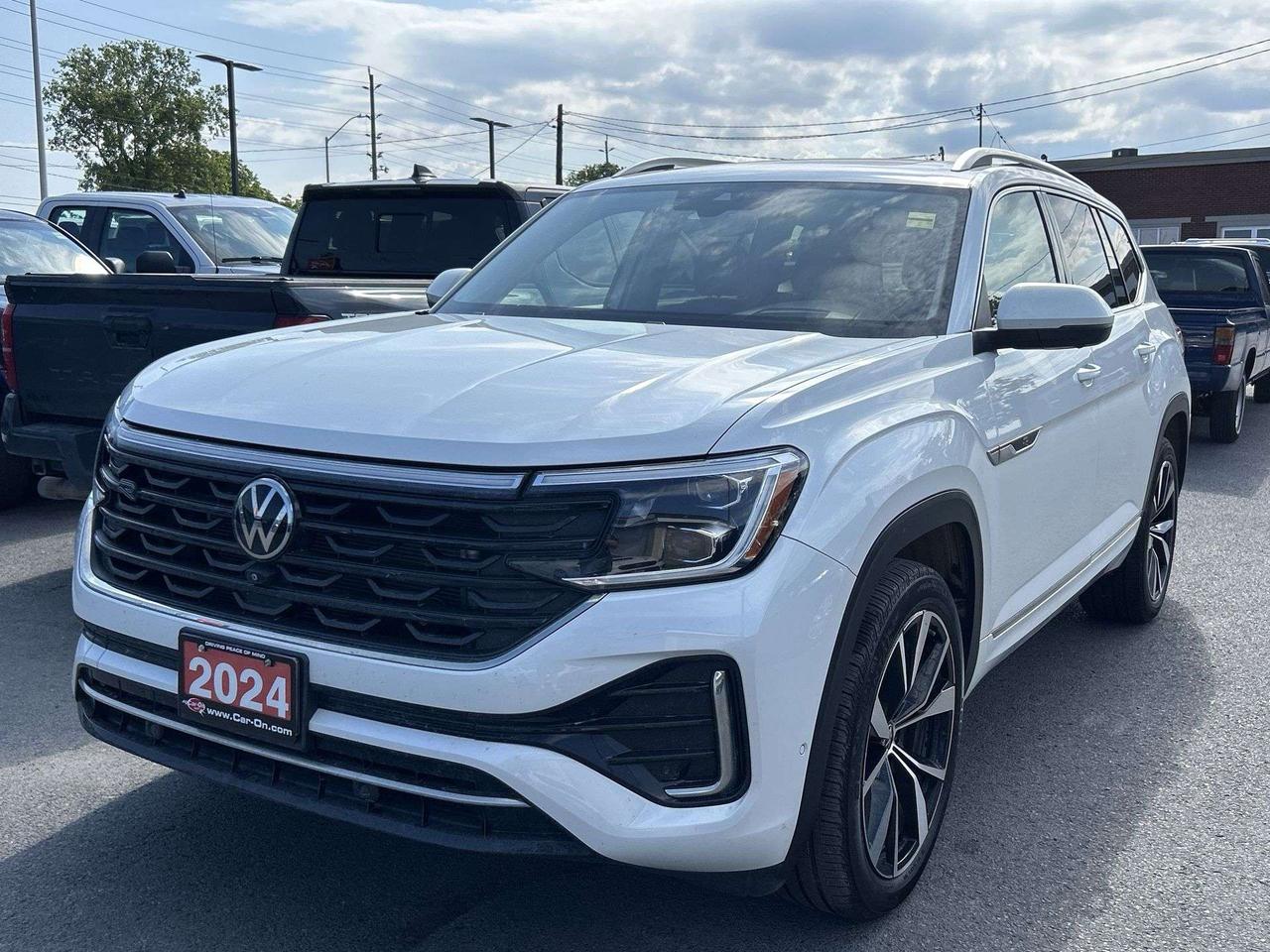 2024 Volkswagen Atlas EXECLINE R-LINE AWD | 6-PASS | LEATHER | PANO ROOF Photo0