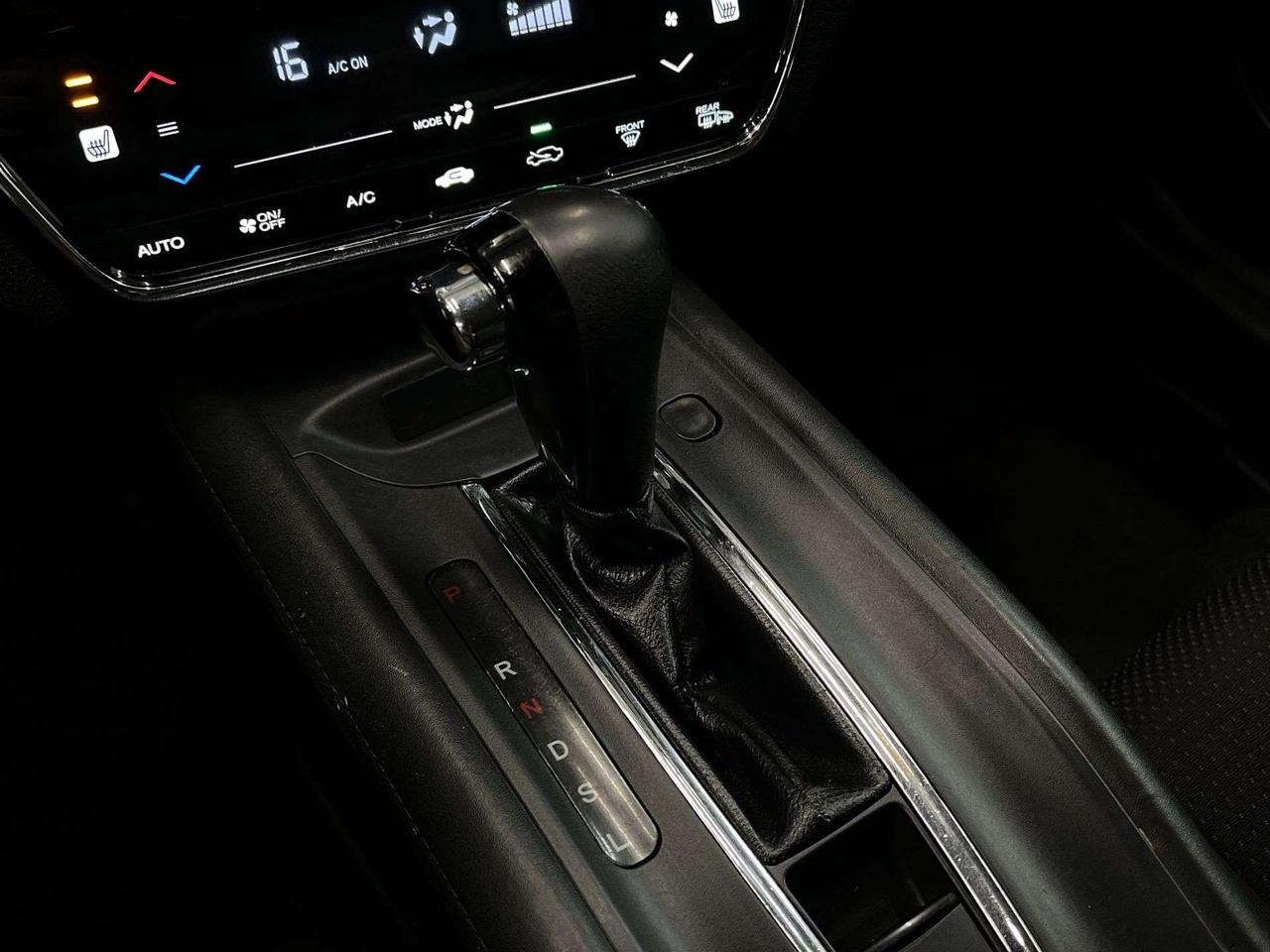 2019 Honda HR-V AWD | HTD SEATS | CARPLAY | ALLOYS | ADAPT. CRUISE Photo