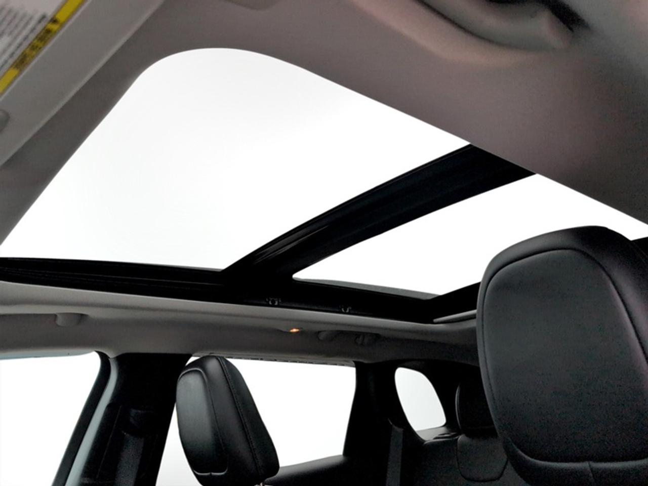2019 Jeep Cherokee Trailhawk L Plus Photo