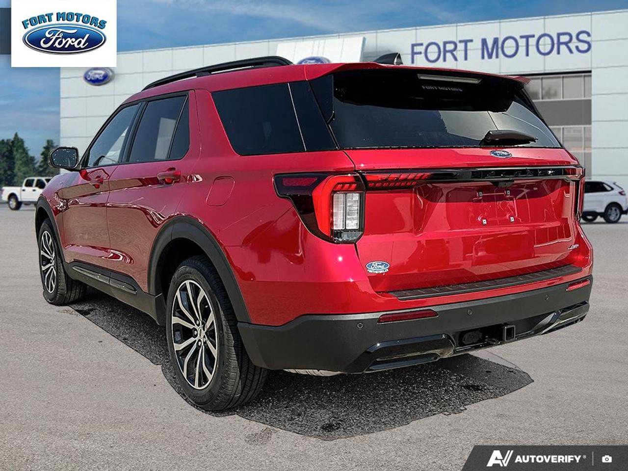 2026 Ford Explorer ST-Line Photo3