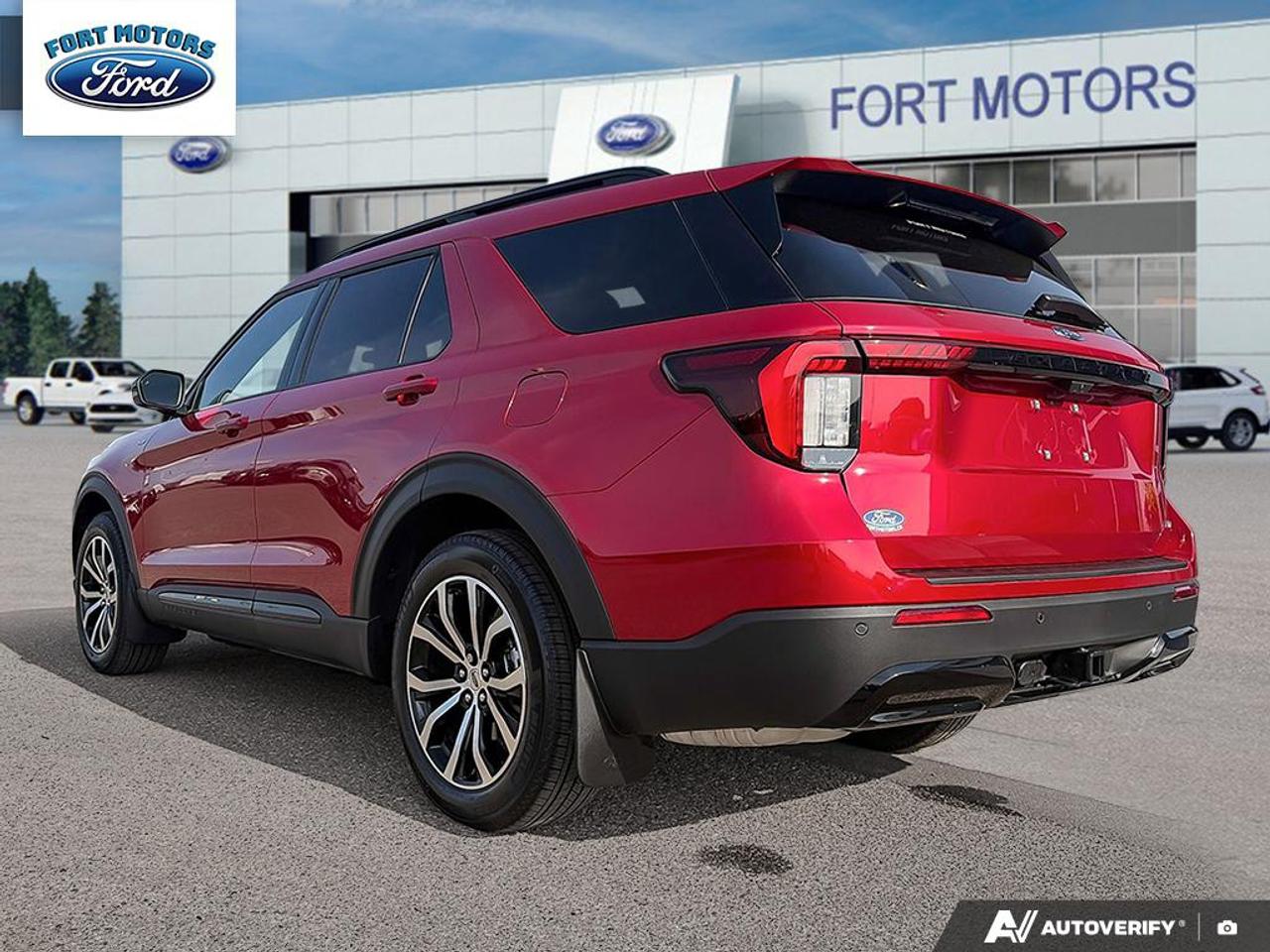 2026 Ford Explorer ST-Line Photo3