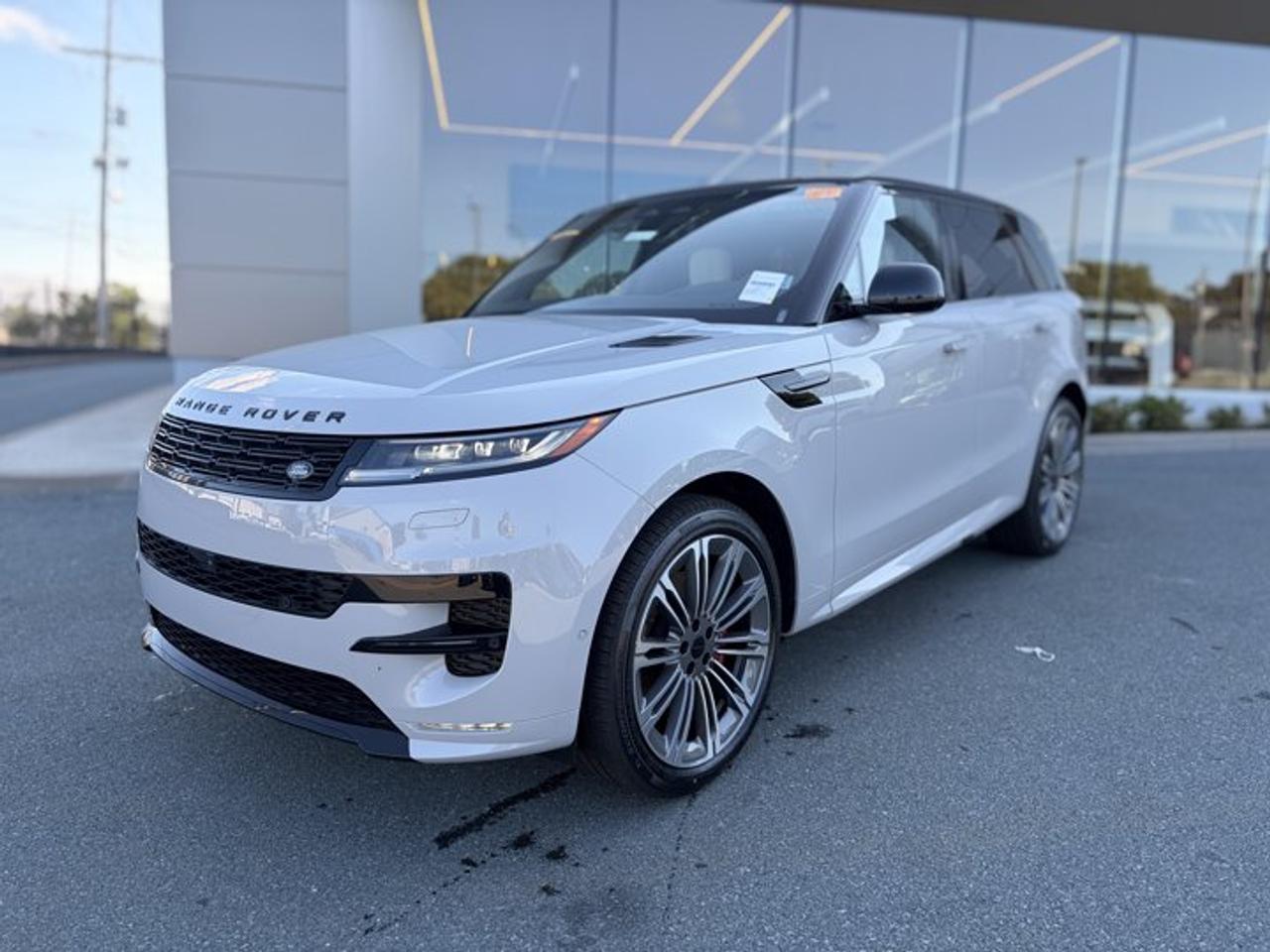 Standard SUV 4WD, P400 Dynamic HSE, 8-Speed Automatic w/OD, Intercooled Turbo Gas/Electric I-6 3.0 L/183