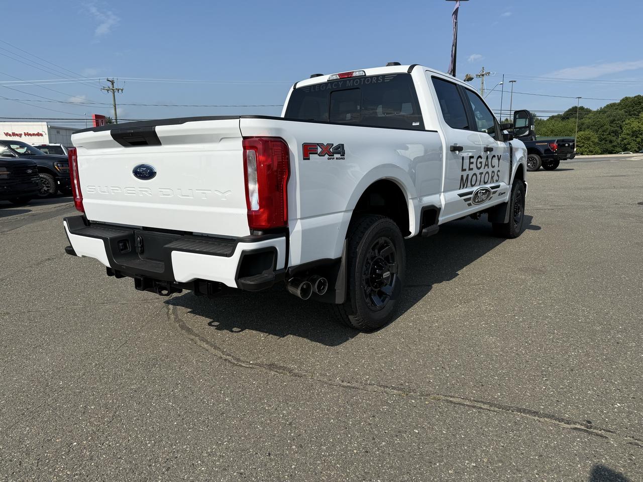 2026 Ford F-250 Super Duty SRW XL 4WD Crew Cab 6.75' Box Photo2