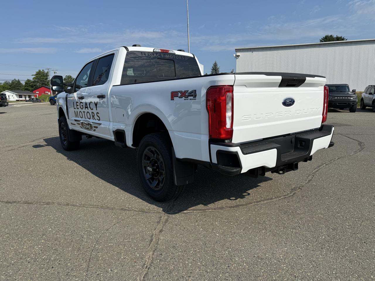 2026 Ford F-250 Super Duty SRW XL 4WD Crew Cab 6.75' Box Photo3