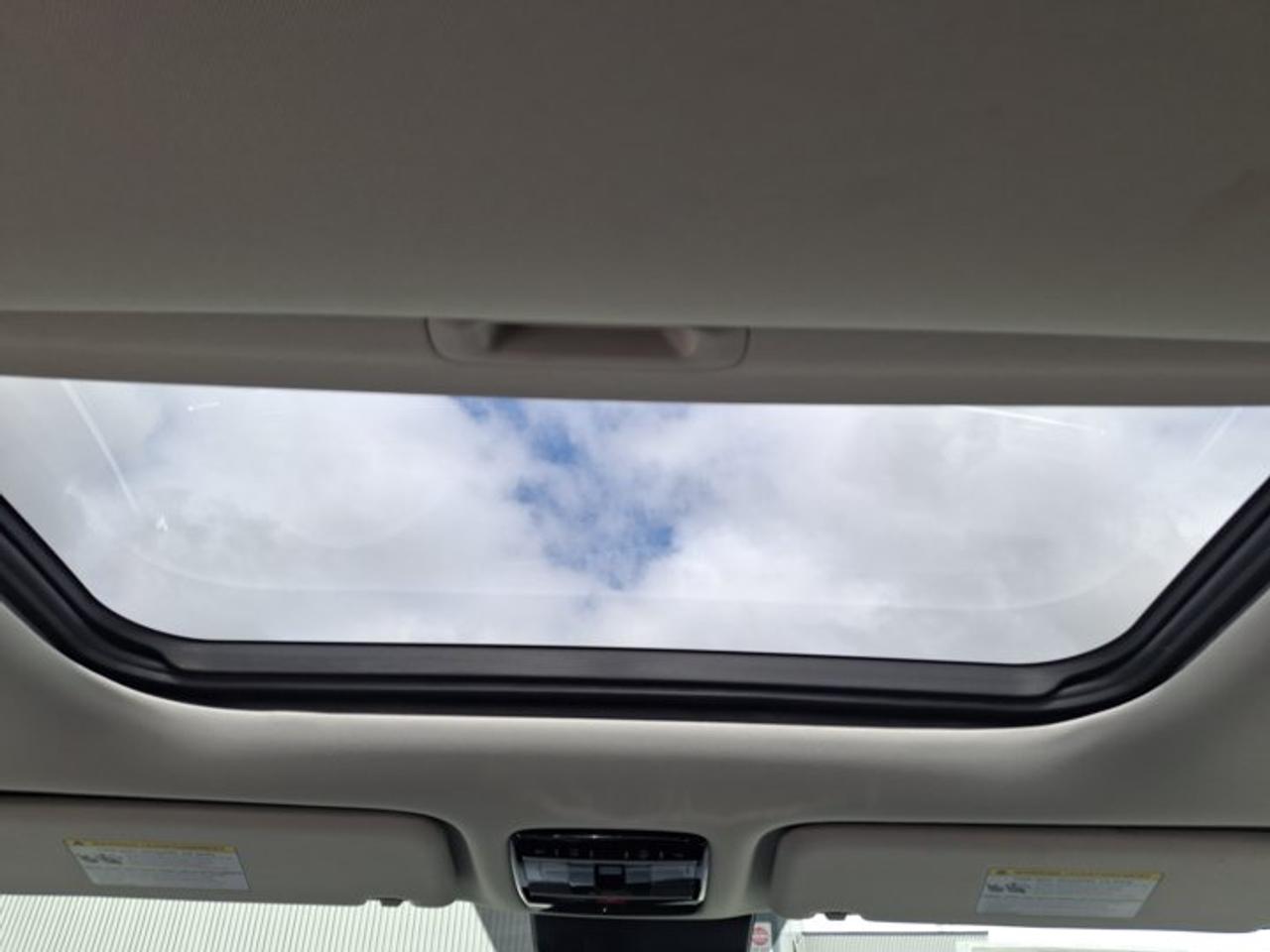 2025 Hyundai Santa Fe XRT AWD | 3rd Row | Sunroof | Leather | Heated Steering + Seats | Power Liftgate | and More ! Photo