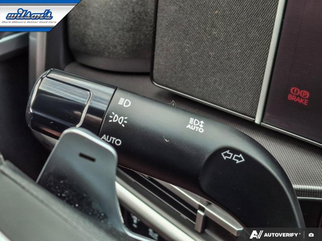 2025 Hyundai Santa Fe XRT AWD | 3rd Row | Sunroof | Leather | Heated Steering + Seats | Power Liftgate | and More ! Photo