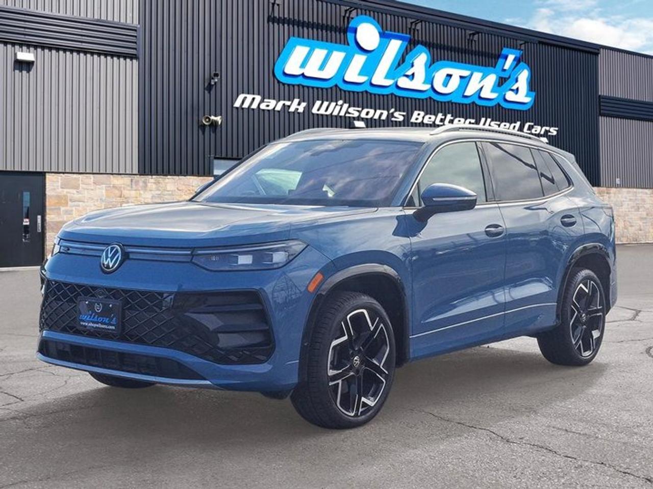 2025 Volkswagen Tiguan Highline R-Line AWD | Leather | Heated + Cooled Massaging Seats | Sunroof | and More ! Photo0