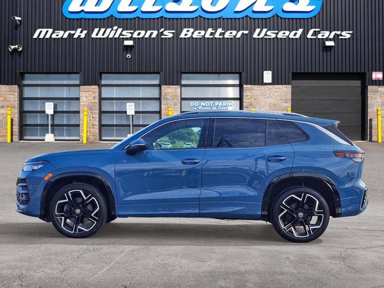 2025 Volkswagen Tiguan Highline R-Line AWD | Leather | Heated + Cooled Massaging Seats | Sunroof | and More ! Photo1