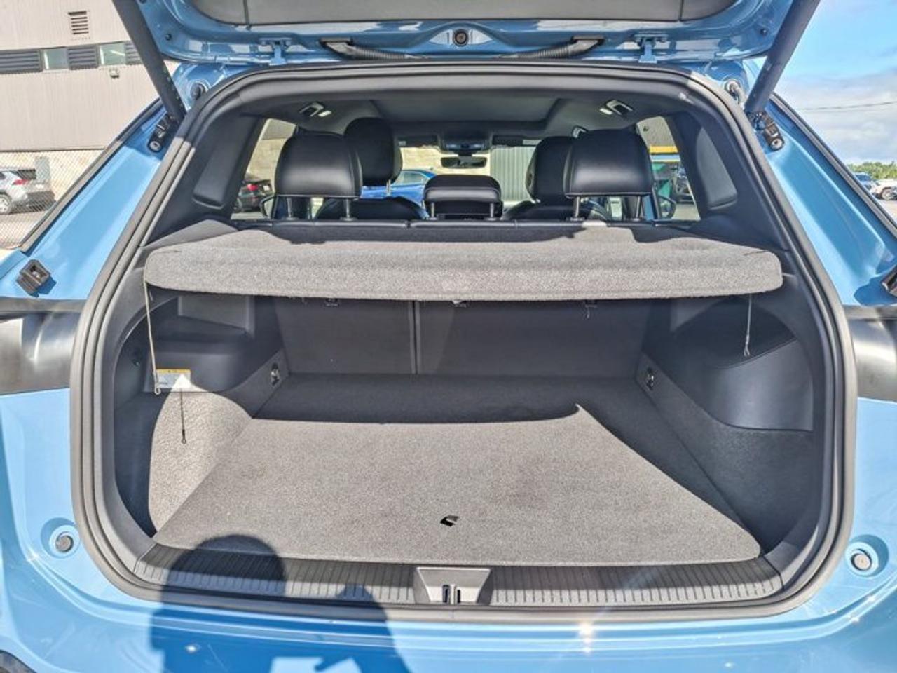 2025 Volkswagen Tiguan Highline R-Line AWD | Leather | Heated + Cooled Massaging Seats | Sunroof | and More ! Photo