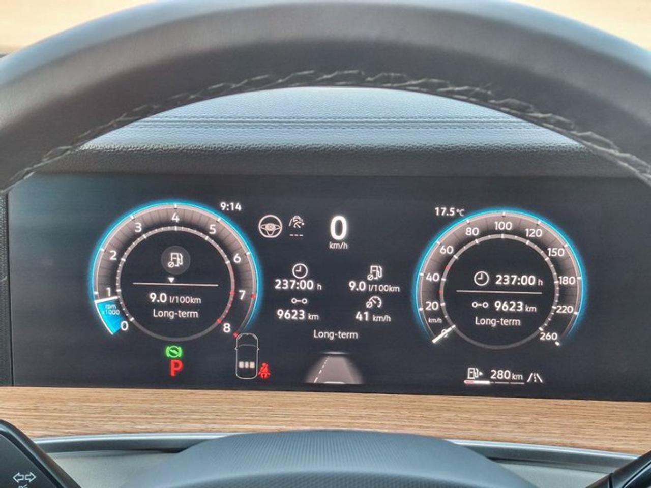 2025 Volkswagen Tiguan Highline R-Line AWD | Leather | Heated + Cooled Massaging Seats | Sunroof | and More ! Photo