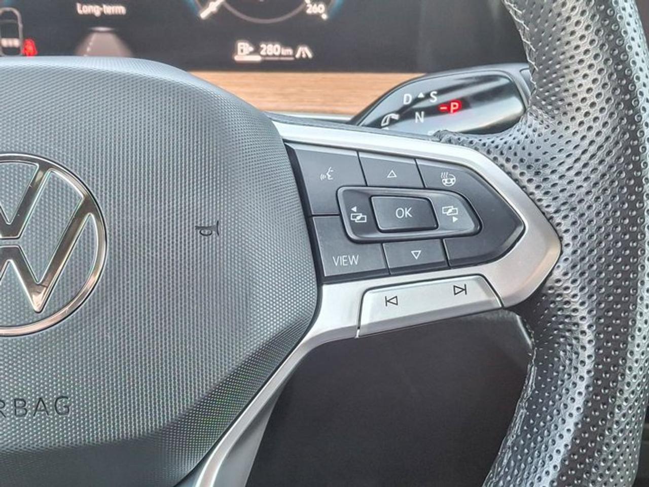 2025 Volkswagen Tiguan Highline R-Line AWD | Leather | Heated + Cooled Massaging Seats | Sunroof | and More ! Photo