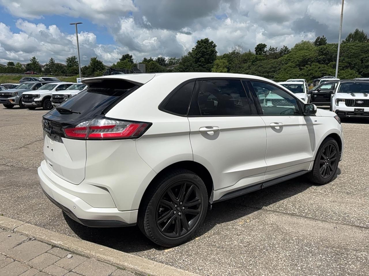 2022 Ford Edge ST LINE! 2L ENGINE, GREAT ON GAS! MINT! 20'S! Photo