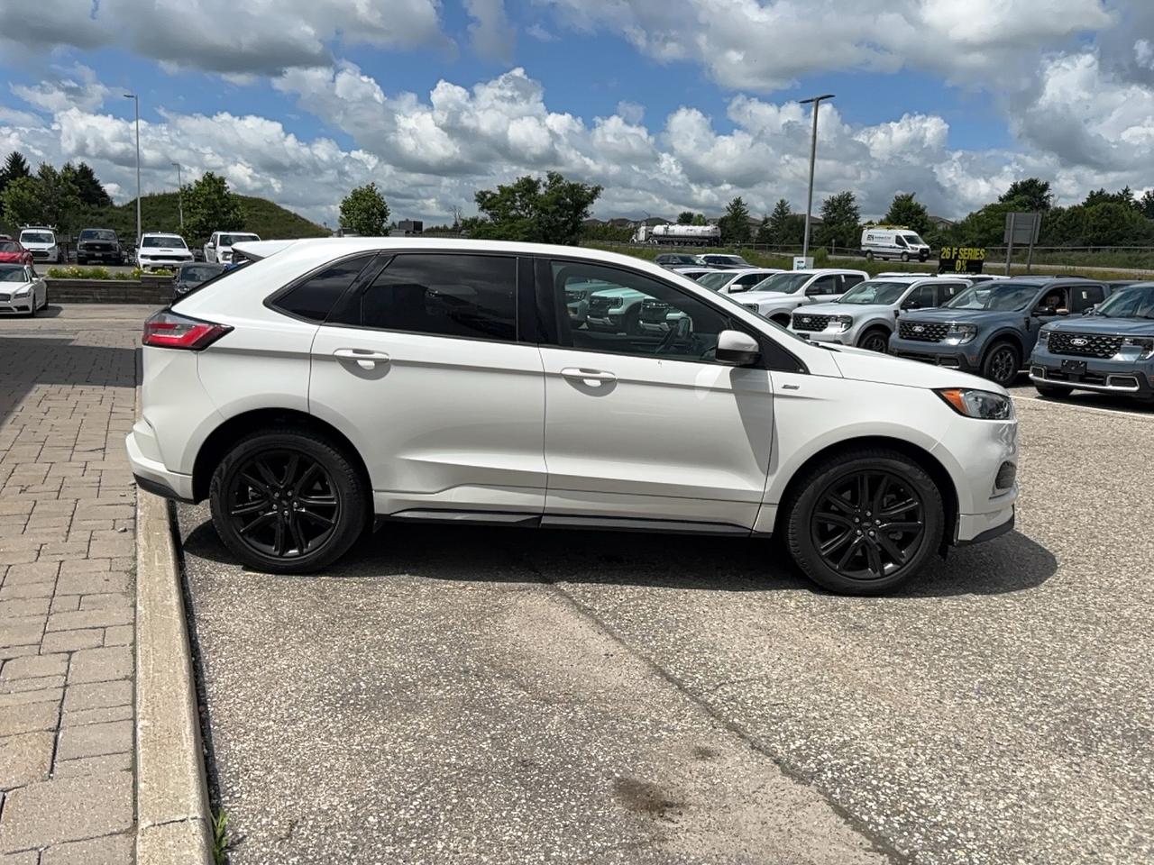 2022 Ford Edge ST LINE! 2L ENGINE, GREAT ON GAS! MINT! 20'S! Photo