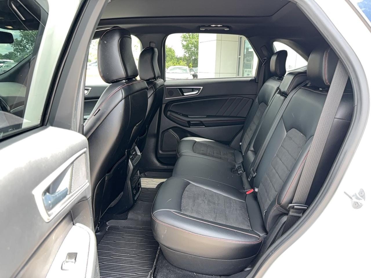 2022 Ford Edge ST LINE! 2L ENGINE, GREAT ON GAS! MINT! 20'S! Photo