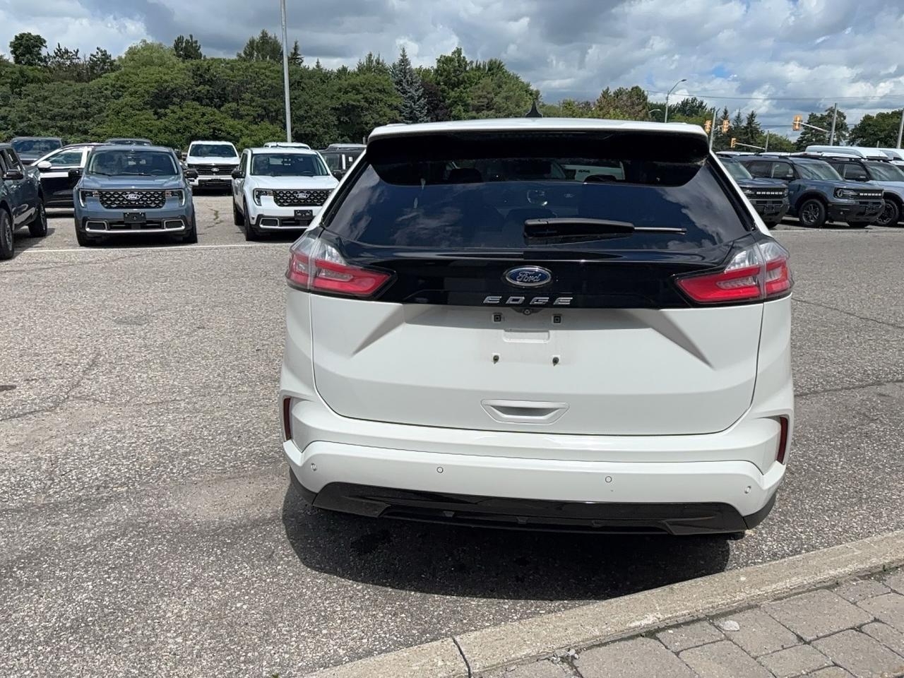 2022 Ford Edge ST LINE! 2L ENGINE, GREAT ON GAS! MINT! 20'S! Photo