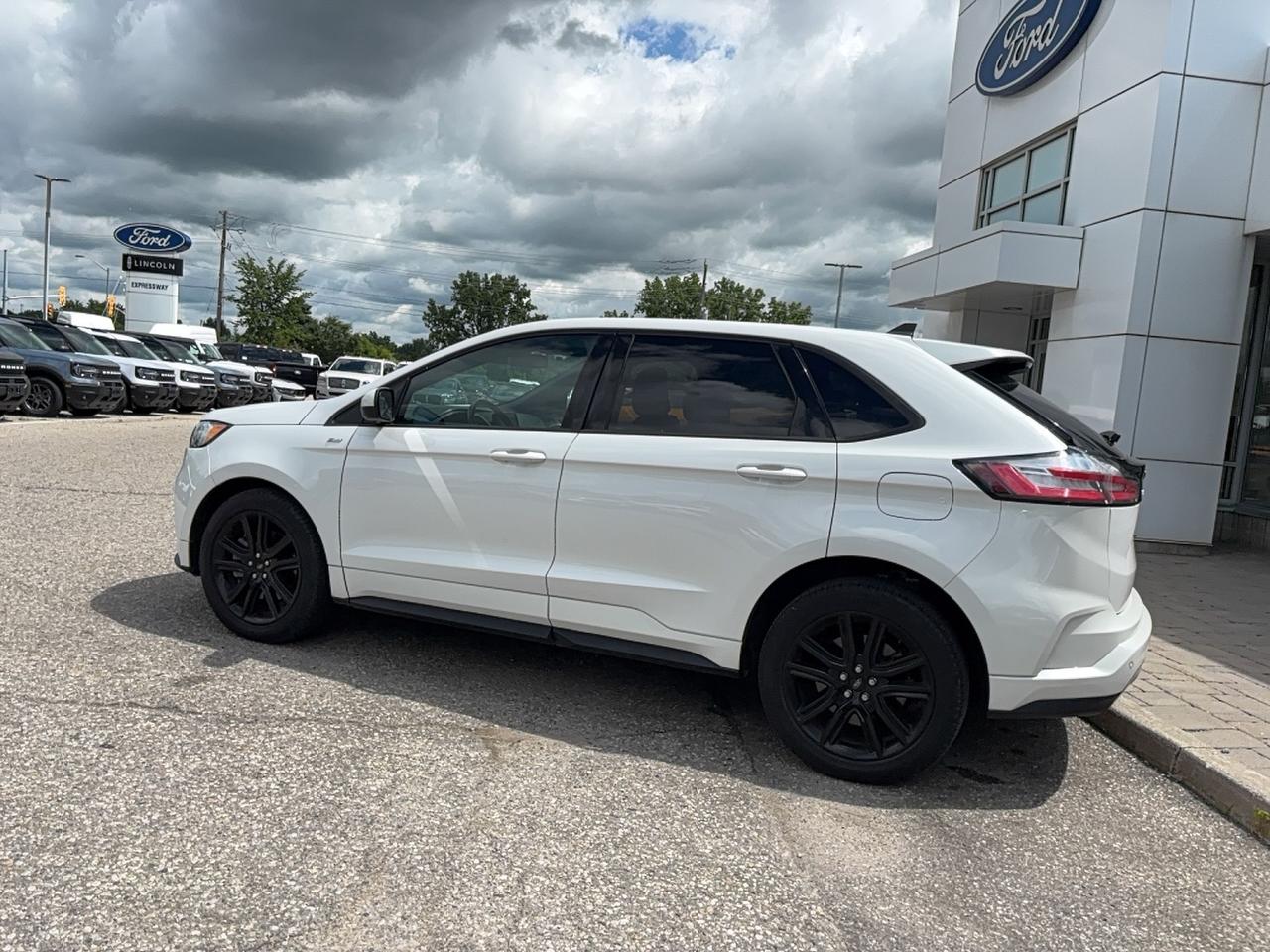 2022 Ford Edge ST LINE! 2L ENGINE, GREAT ON GAS! MINT! 20'S! Photo