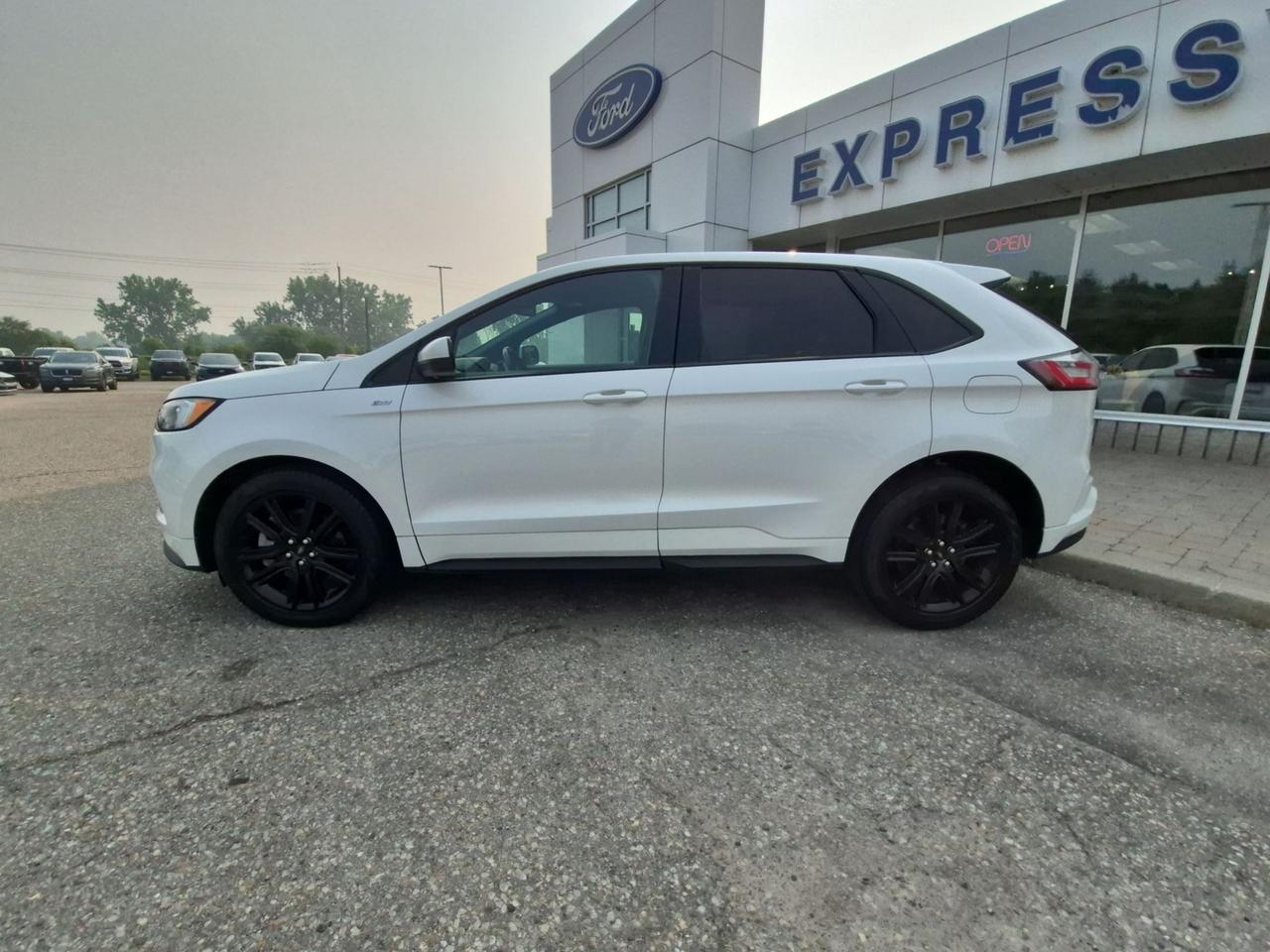 2022 Ford Edge ST LINE! 2L ENGINE, GREAT ON GAS! MINT! 20'S! Photo
