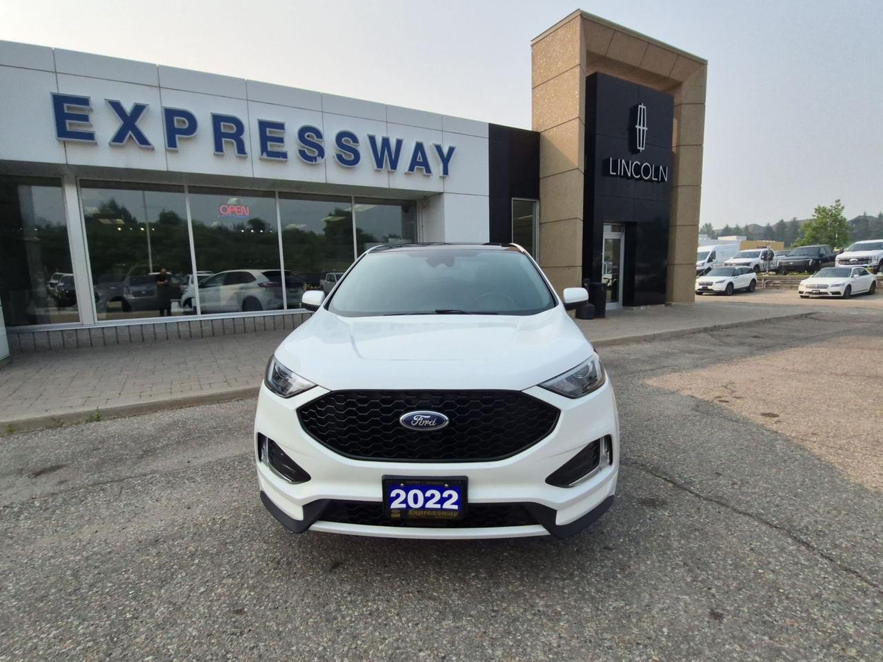 2022 Ford Edge ST LINE! 2L ENGINE, GREAT ON GAS! MINT! 20'S! Photo