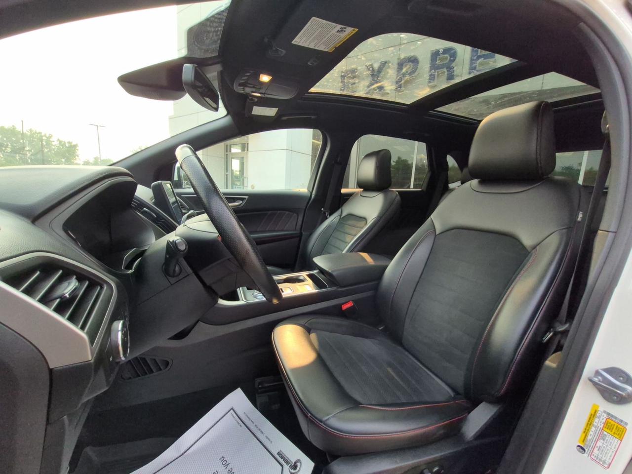 2022 Ford Edge ST LINE! 2L ENGINE, GREAT ON GAS! MINT! 20'S! Photo