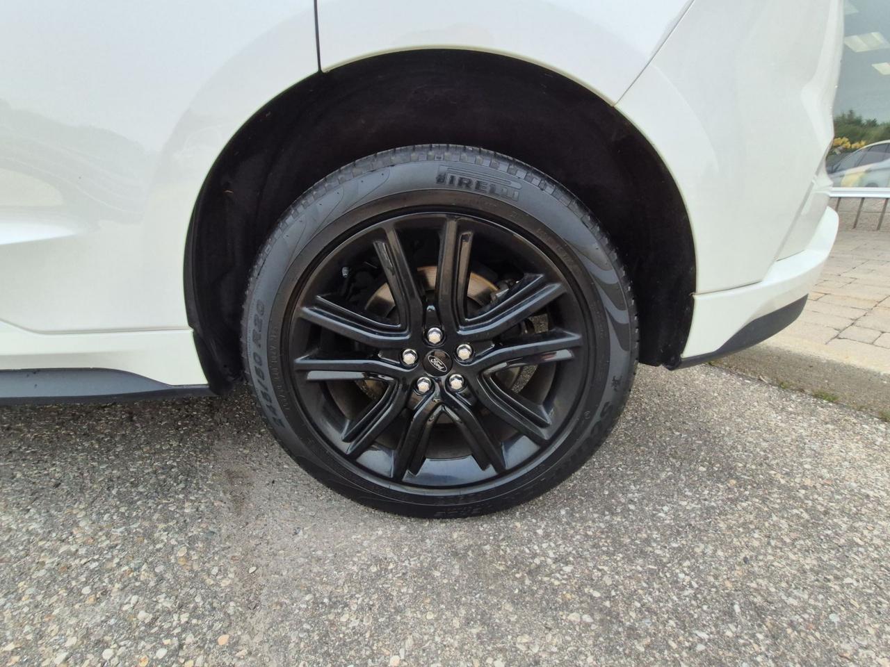 2022 Ford Edge ST LINE! 2L ENGINE, GREAT ON GAS! MINT! 20'S! Photo