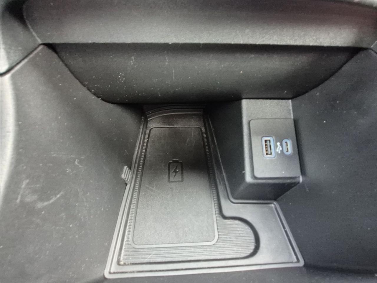2022 Ford Edge ST LINE! 2L ENGINE, GREAT ON GAS! MINT! 20'S! Photo