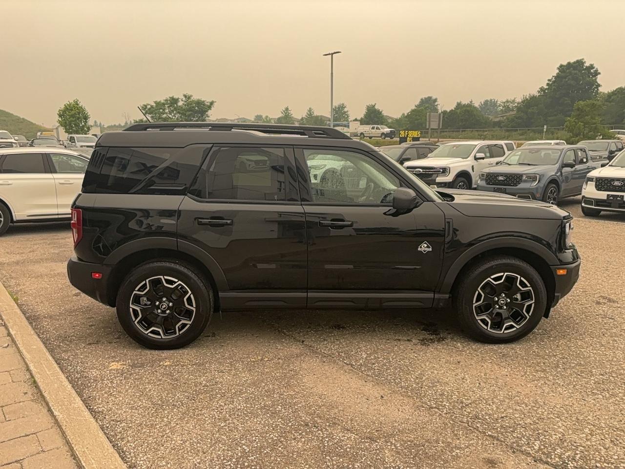 2025 Ford Bronco Sport OUTERBANKS WITH TECH PACKAGE! MOONROOF! LOADED! Photo3