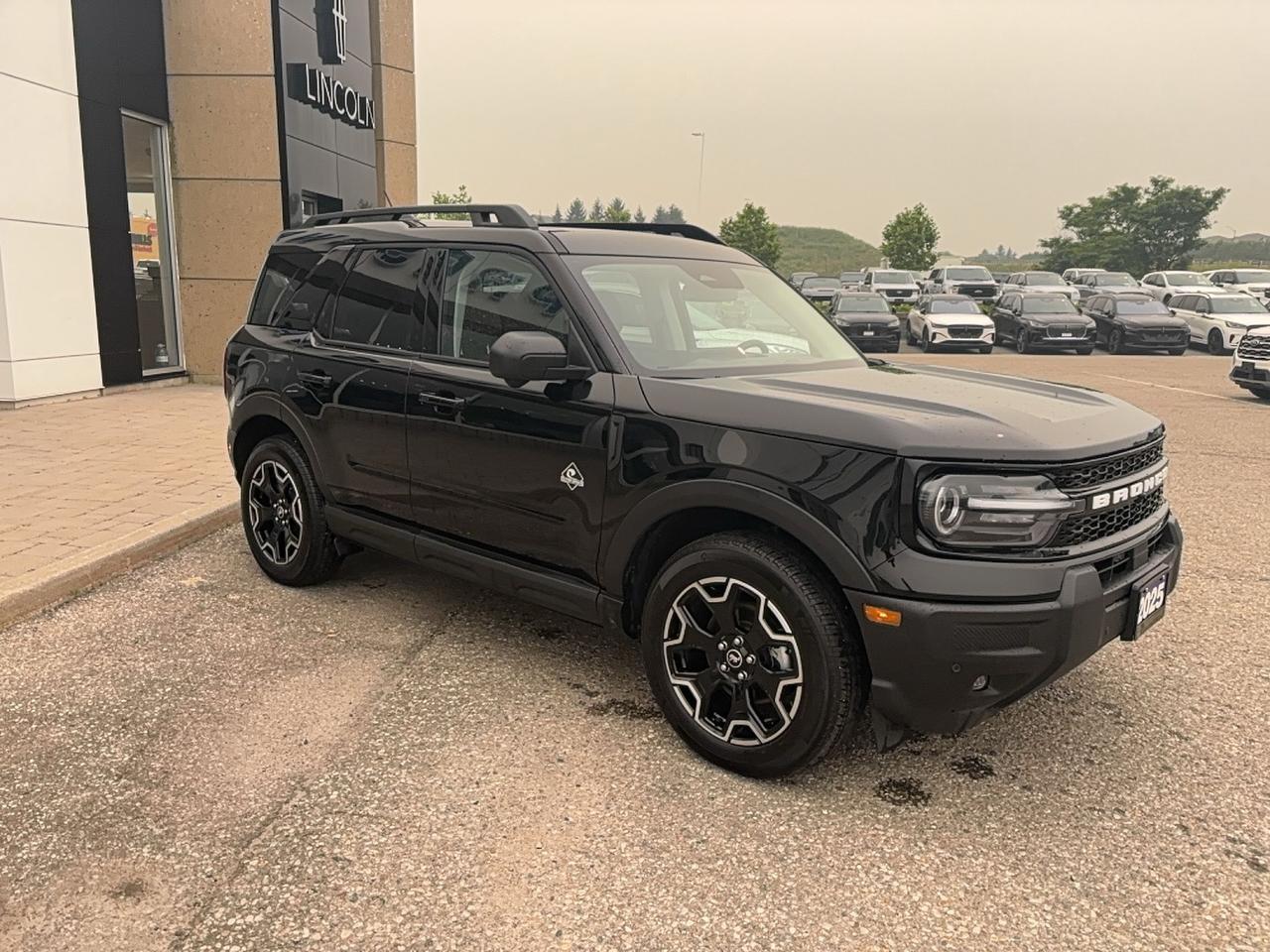 2025 Ford Bronco Sport OUTERBANKS WITH TECH PACKAGE! MOONROOF! LOADED! Photo2
