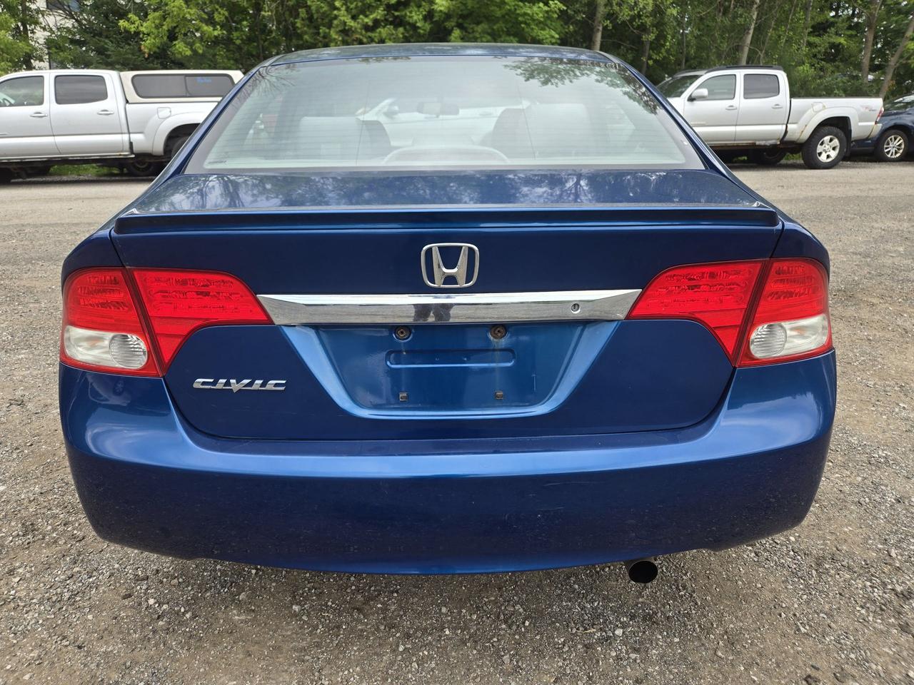 2011 Honda Civic DX-G - Photo #5