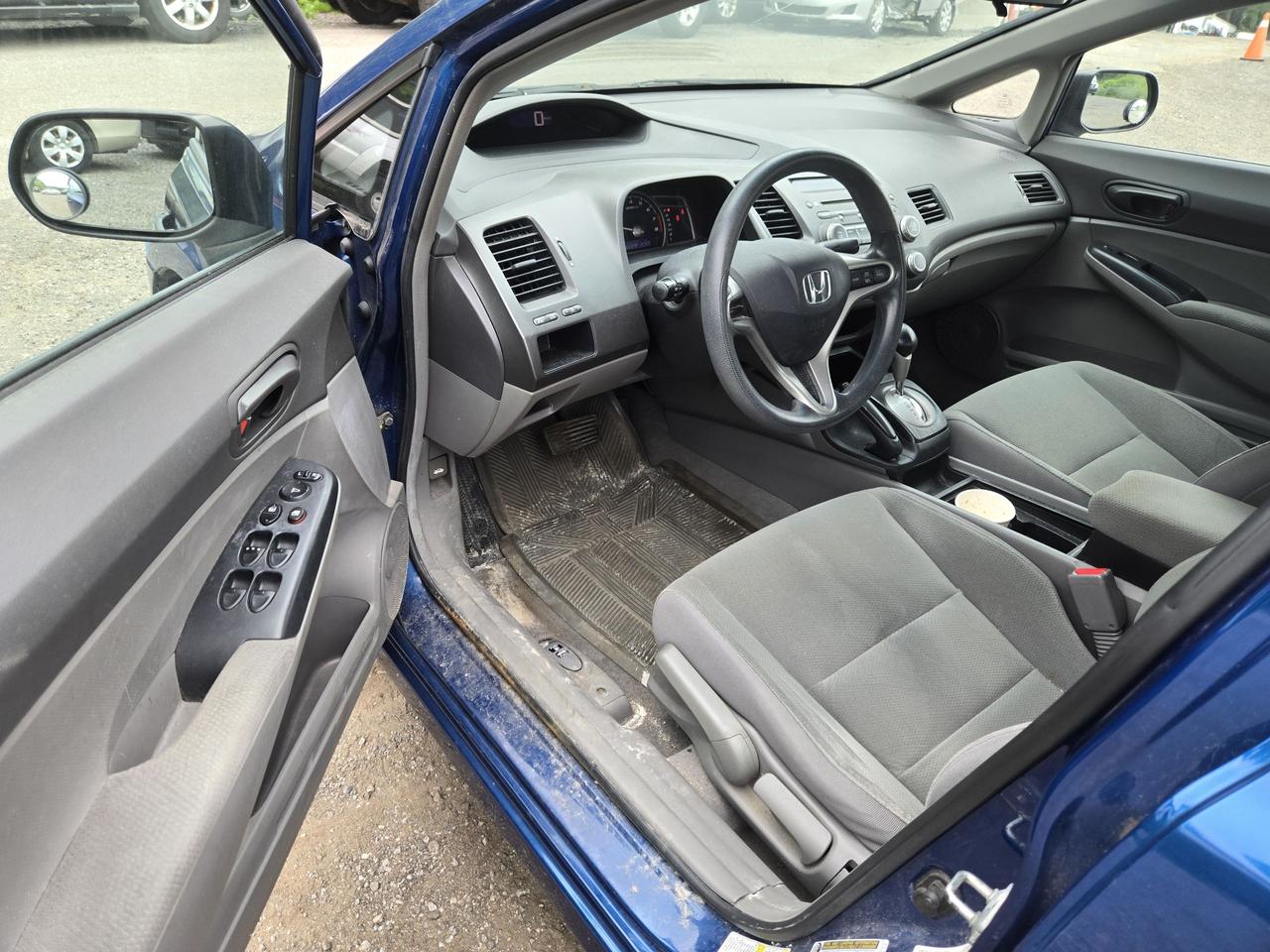 2011 Honda Civic DX-G Photo