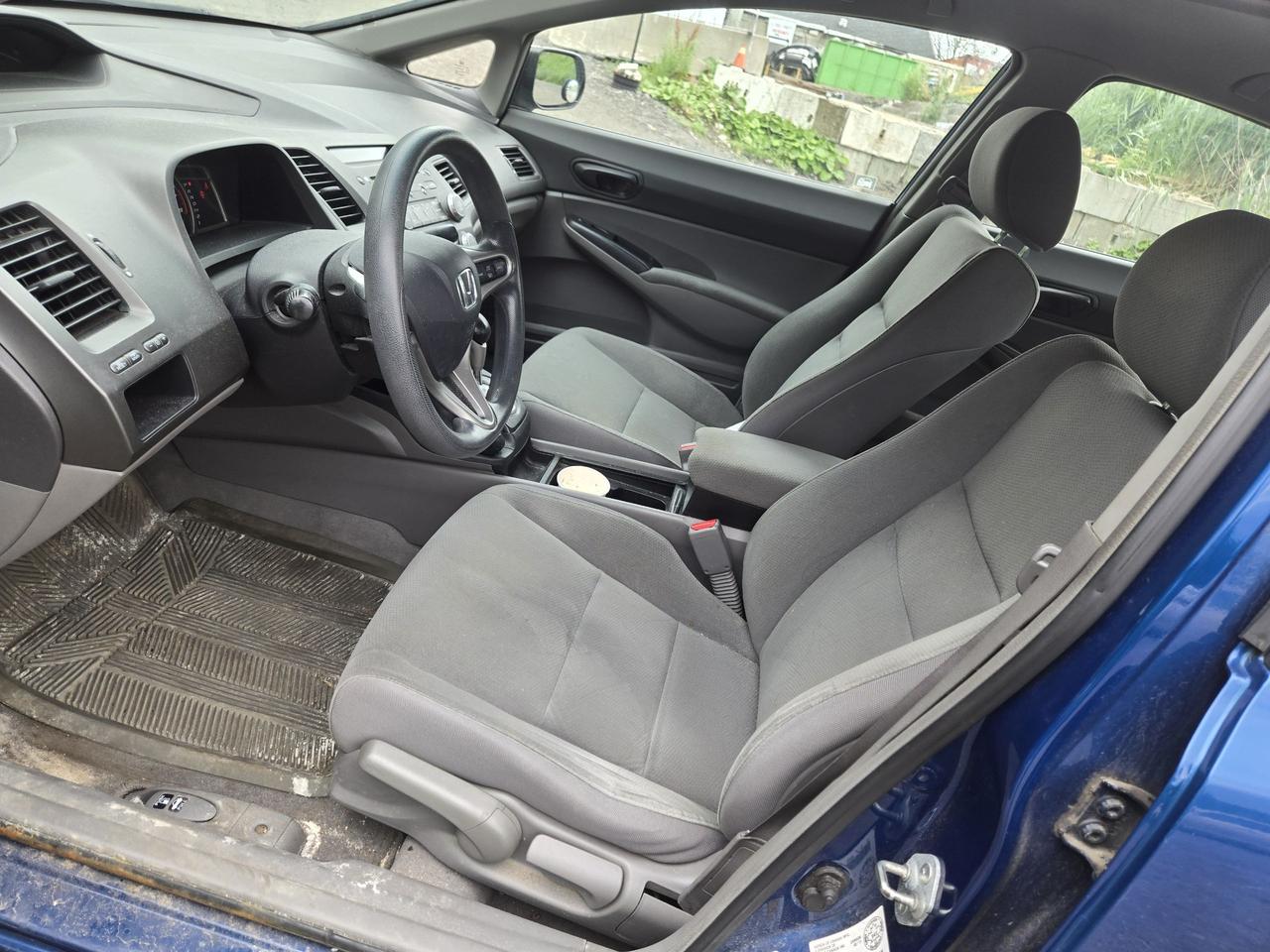 2011 Honda Civic DX-G Photo
