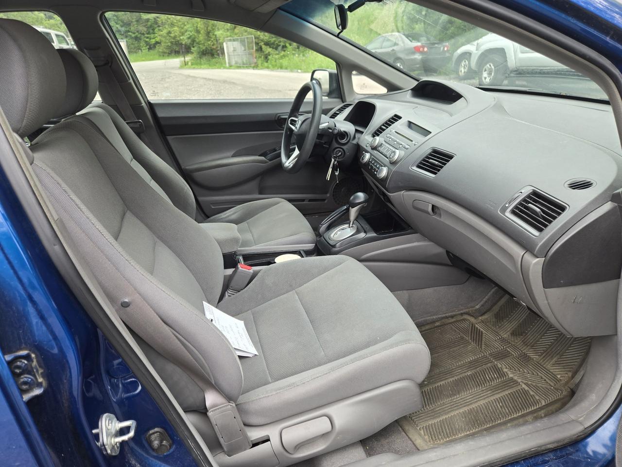 2011 Honda Civic DX-G - Photo #14