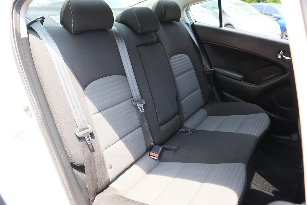 2018 Kia Forte EX | Auto | Sunroof | CarPlay | Cam | Alloys ++ Photo68