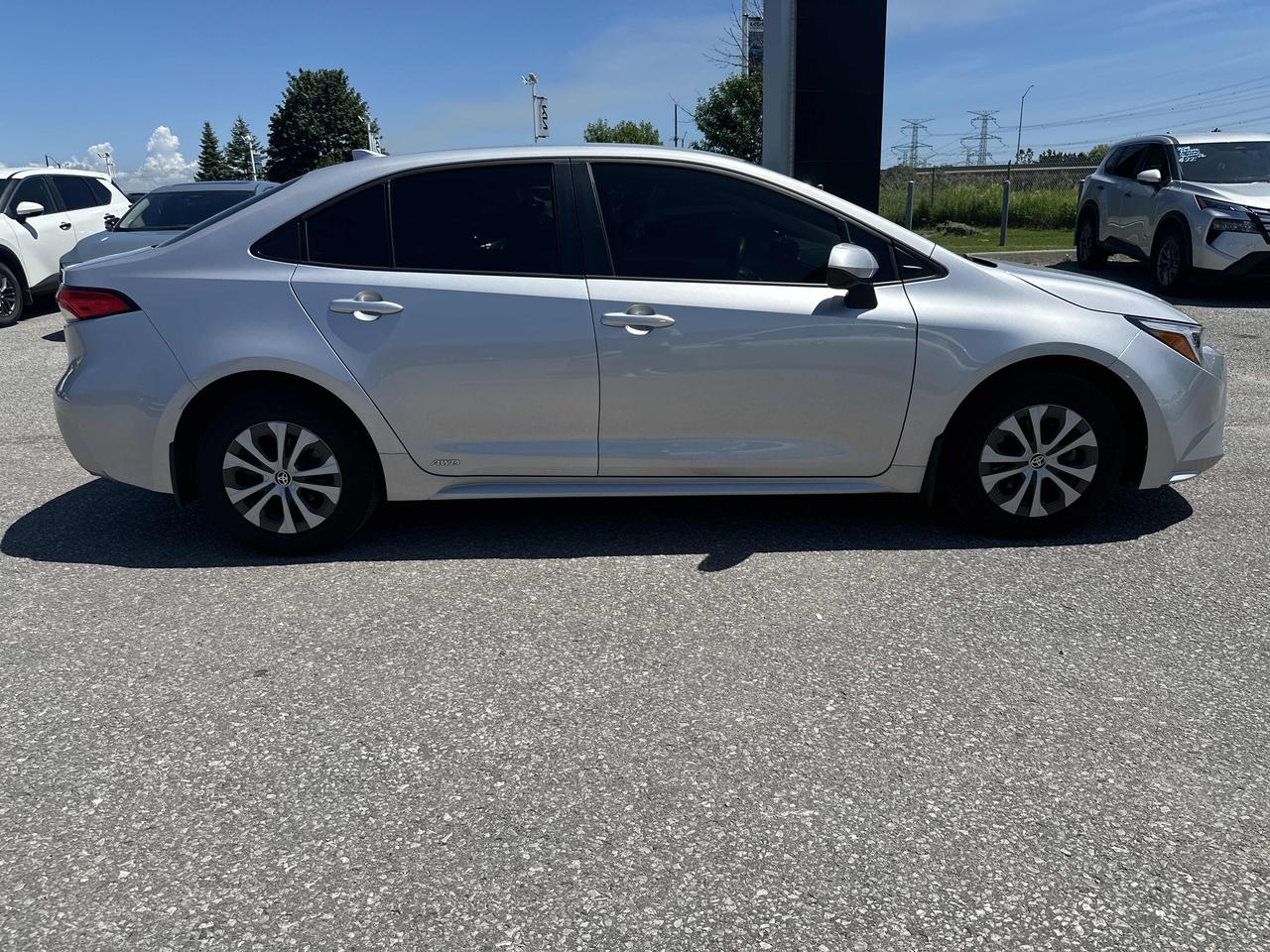2024 Toyota Corolla Hybrid LE | AWD | CarPlay | Cam | Like New! Photo5