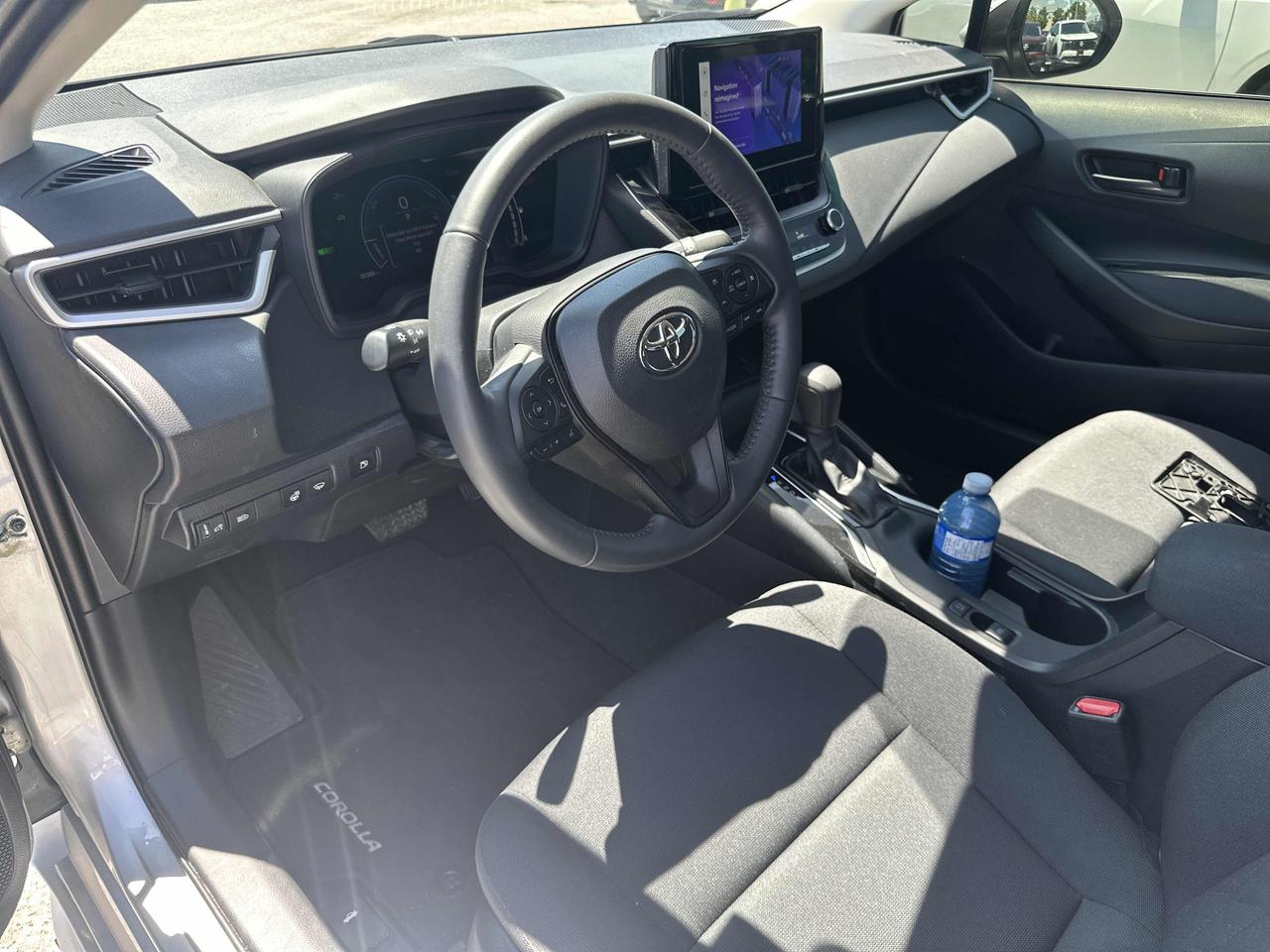 2024 Toyota Corolla Hybrid LE | AWD | CarPlay | Cam | Like New! Photo23