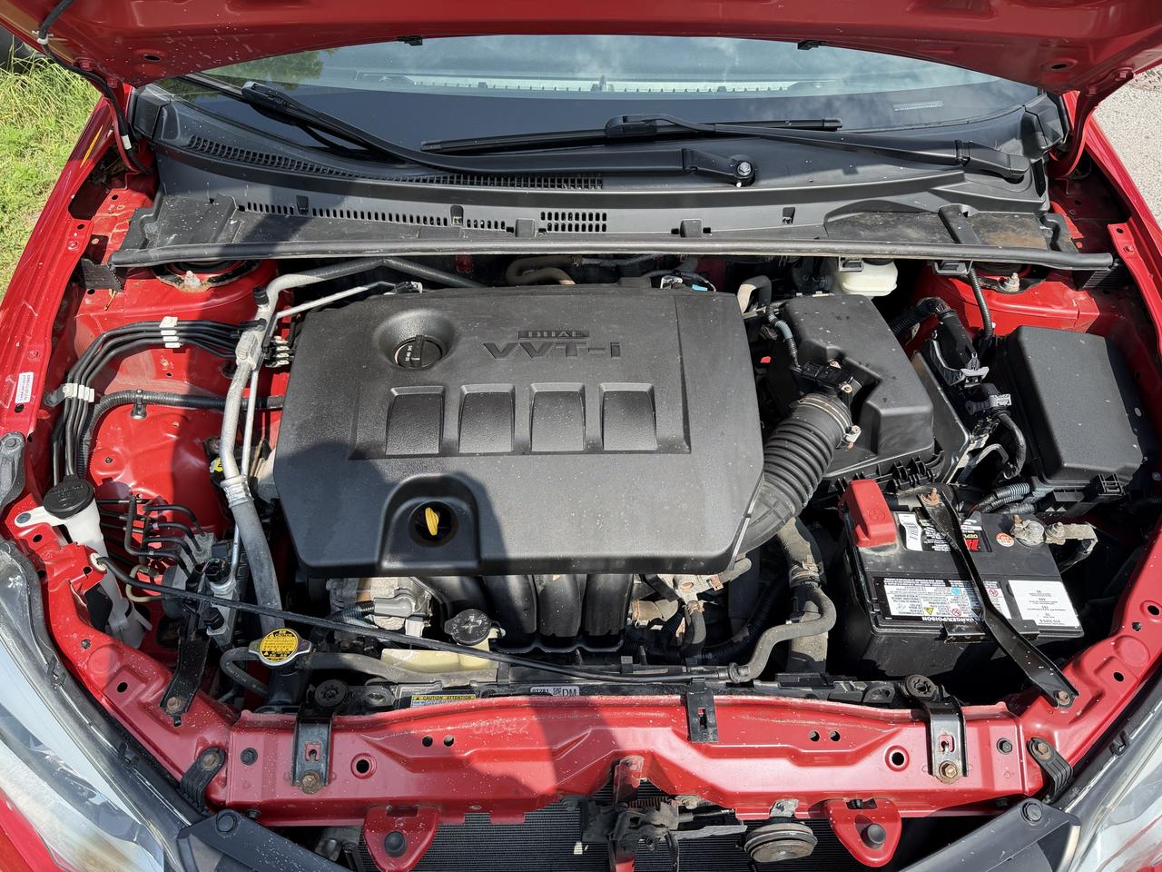 2014 Toyota Corolla LE, HEATED SEATS, BACK-UP CAM AND MORE!! Photo