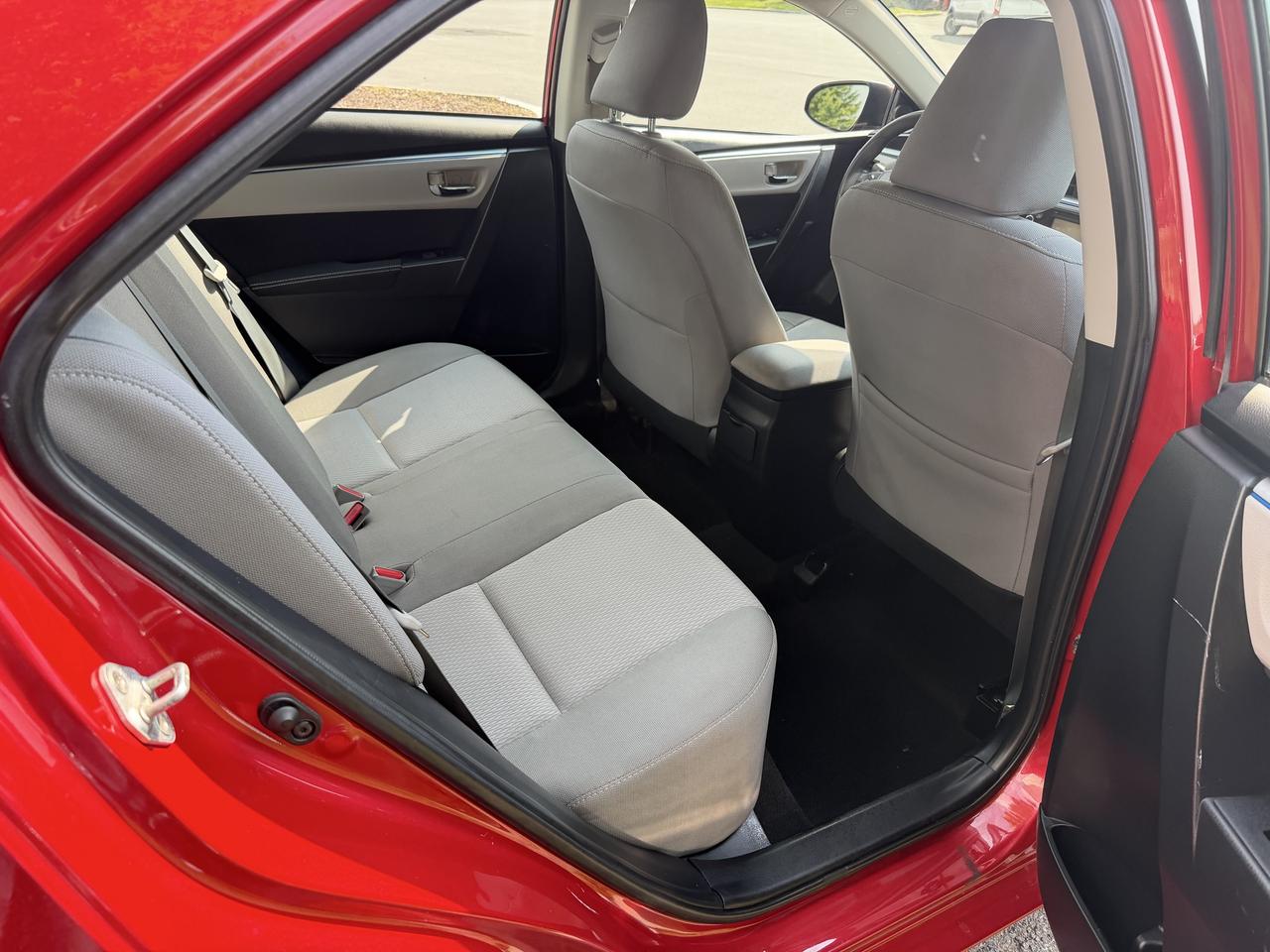 2014 Toyota Corolla LE, HEATED SEATS, BACK-UP CAM AND MORE!! Photo
