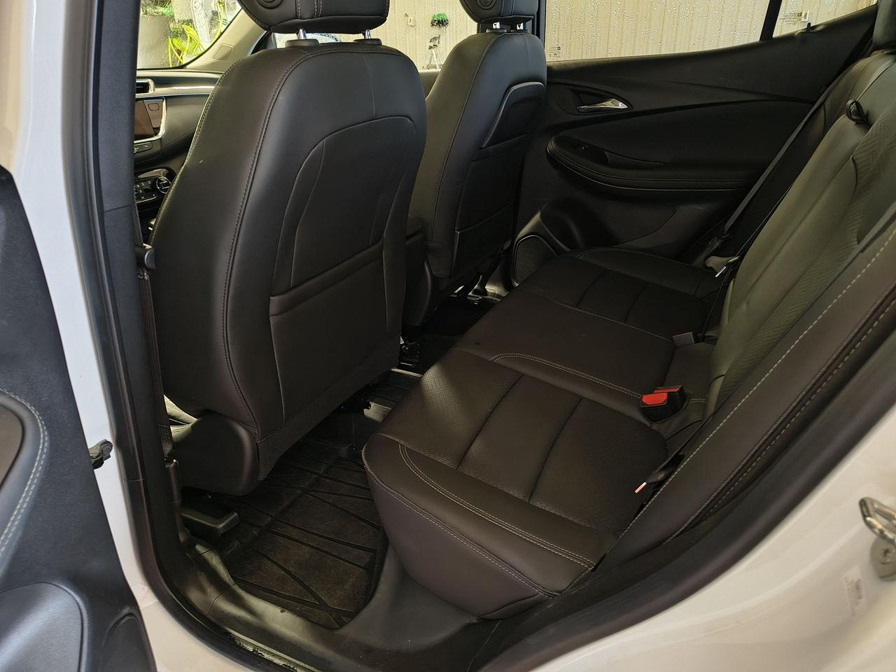 2023 Buick Encore GX Essence Photo
