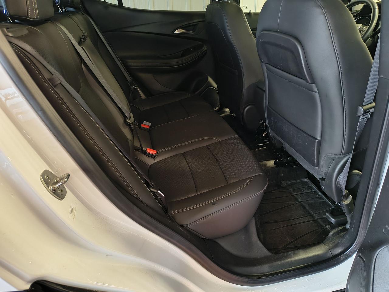 2023 Buick Encore GX Essence Photo