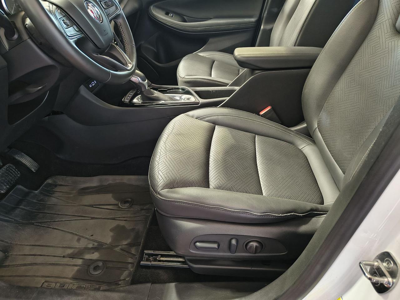 2023 Buick Encore GX Essence Photo0
