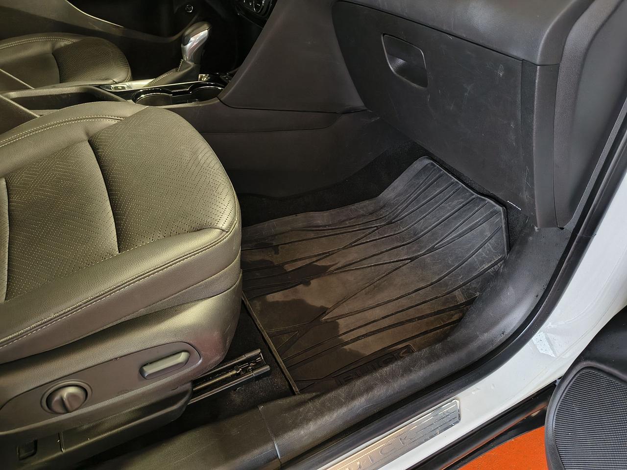 2023 Buick Encore GX Essence Photo0