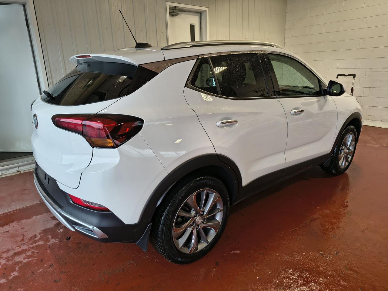 2023 Buick Encore GX Essence Photo0