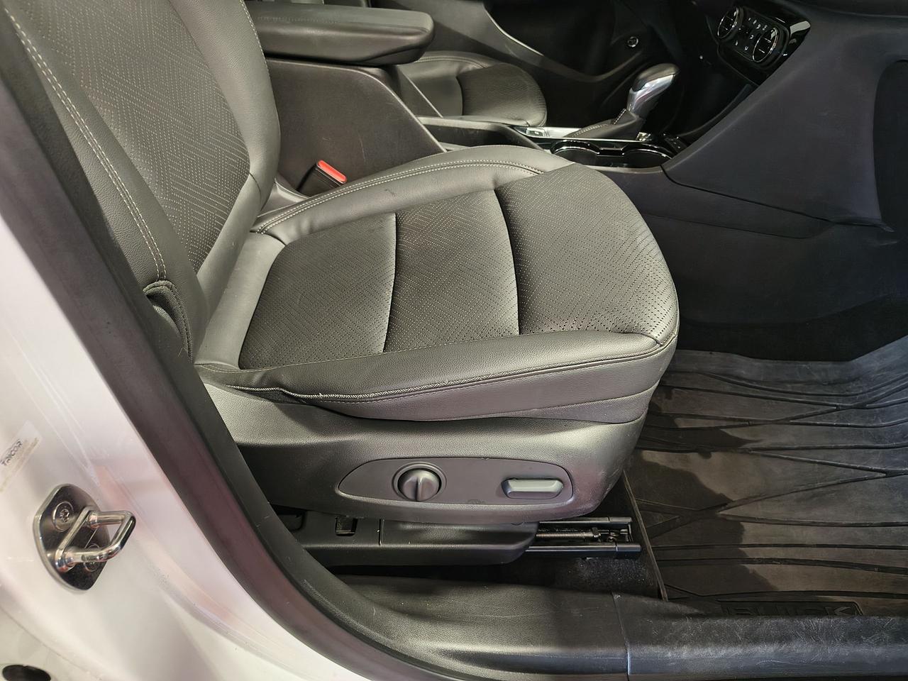 2023 Buick Encore GX Essence Photo0