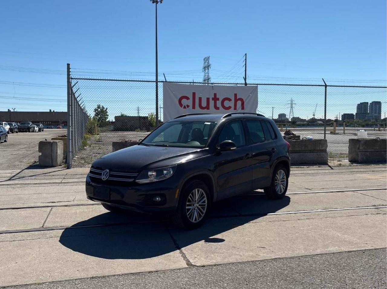 2016 Volkswagen Tiguan COMFORTLINE, GPS, B/U CAM, HEATED SEATS & MORE!! Photo