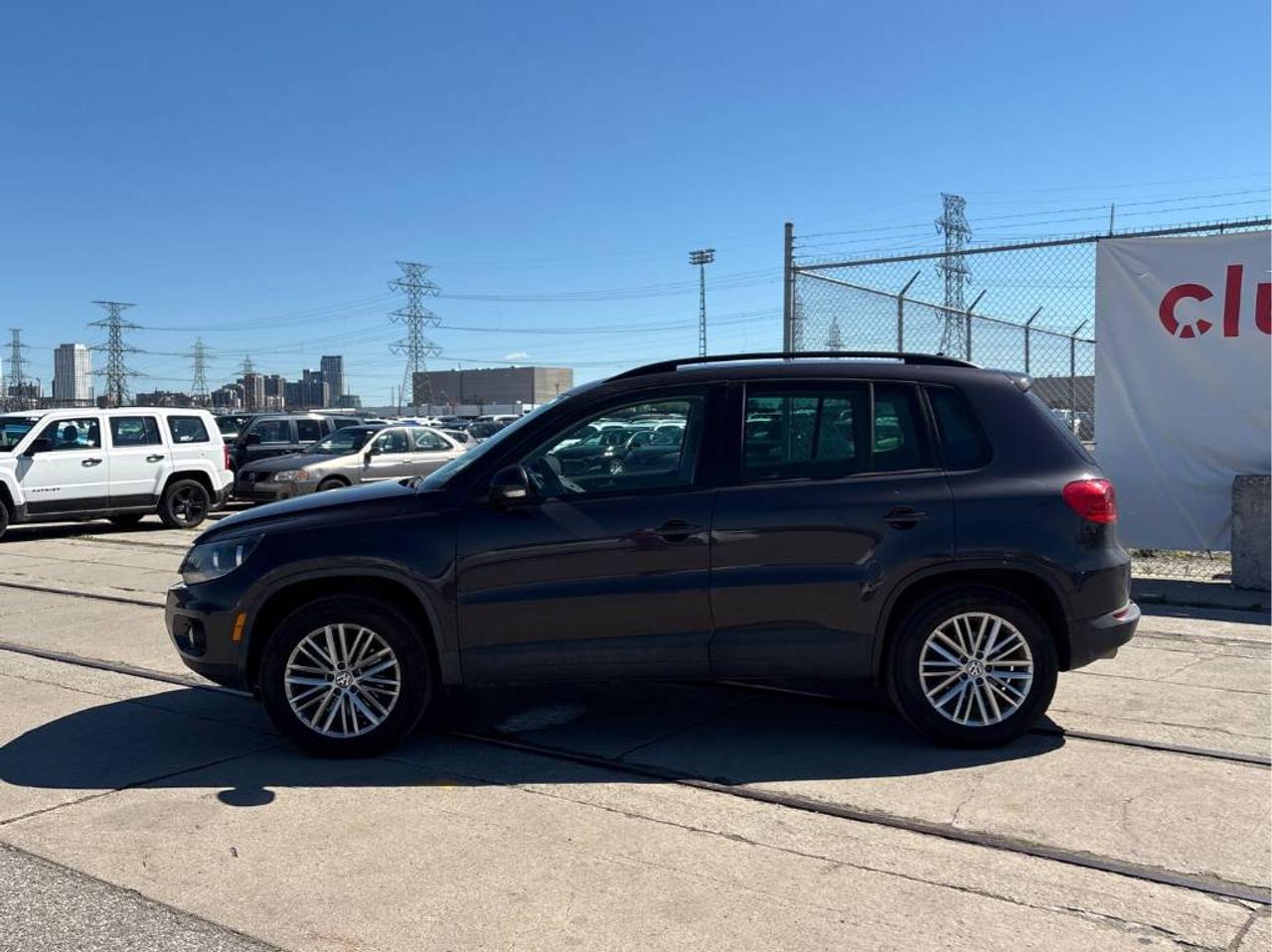 2016 Volkswagen Tiguan COMFORTLINE, GPS, B/U CAM, HEATED SEATS & MORE!! - Photo #17